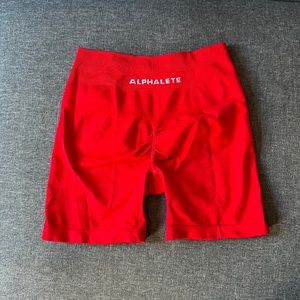 Alphalete amplify short - red